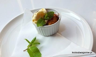Bread pudding z czerstwego pieczywa i bakalii