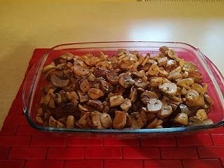 Żeberka z pieczarkami