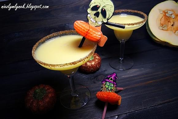 Halloweenowy poncz dyniowy
