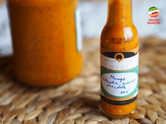 Sos z mango, habanero, czekoladą i kolendrą