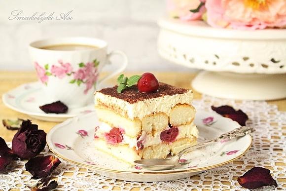 Delicja z wiśniami bez pieczenia