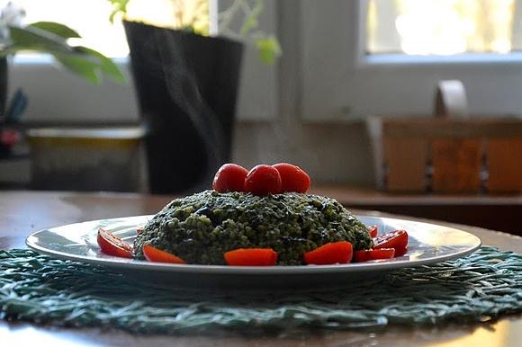 Kasza jaglana ze szpinakiem i mlekiem kokosowym