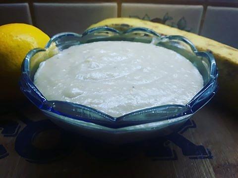 Budyń jaglany z pieczonym bananem