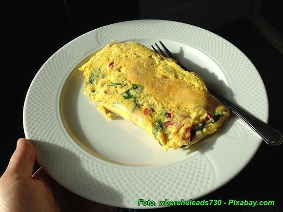 Omlet warzywny z pieczarkami