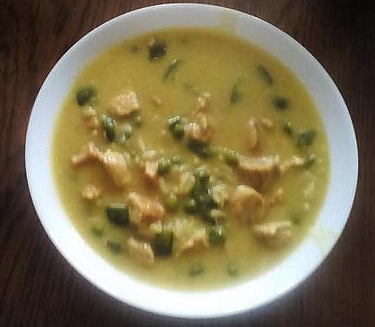 Zupa curry z piersią kurczaka