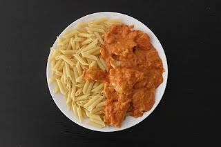 Schab w sosie pomidorowo-śmietanowym