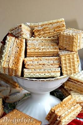 Wafle z herbatnikami i masą krówkową