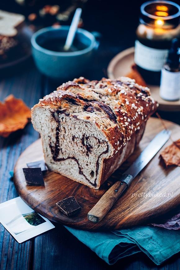 Chlebek bananowy z czekoladą i pekanami