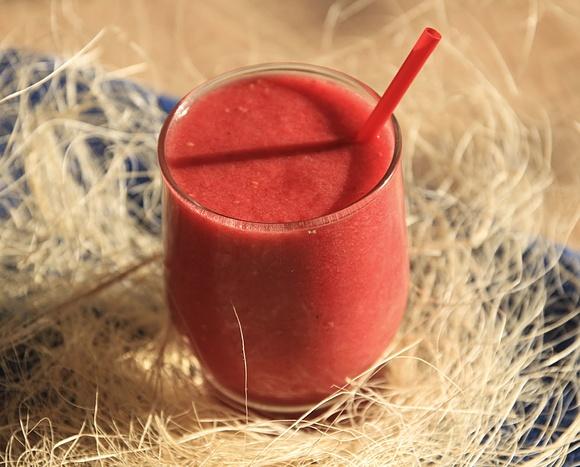 Smoothie z malin i melona