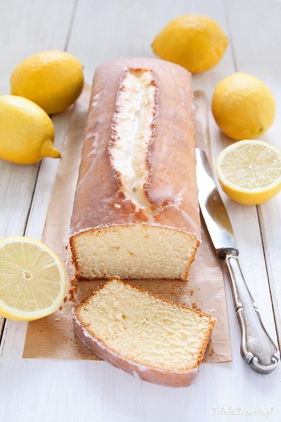 Babka mocno cytrynowa