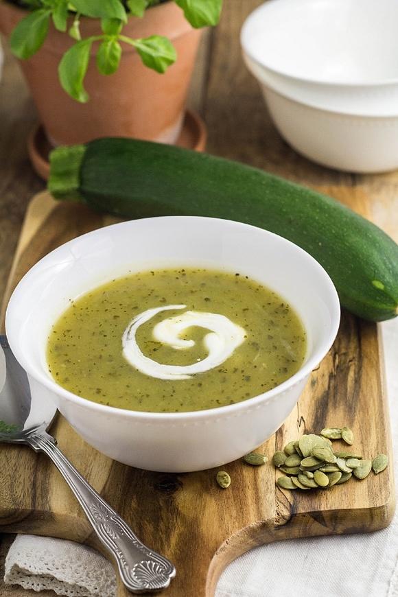 Zupa z pieczonej cukinii