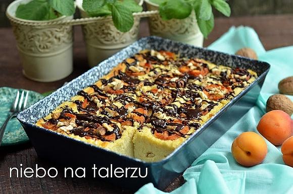 Ciasto z kaszy jaglanej z morelami i brzoskwiniami zdrowe i bez glutenu