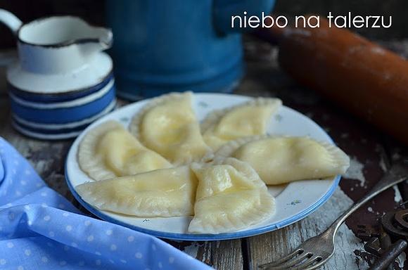 Pierogi z serem. Jak lepić pierogi?