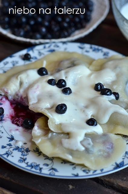 Pierogi z jagodami, idealne ciasto na pierogi