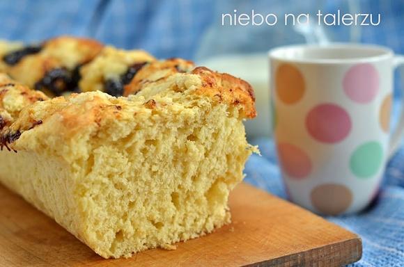 Drożdżowe ciasto z powidłami, puszyste