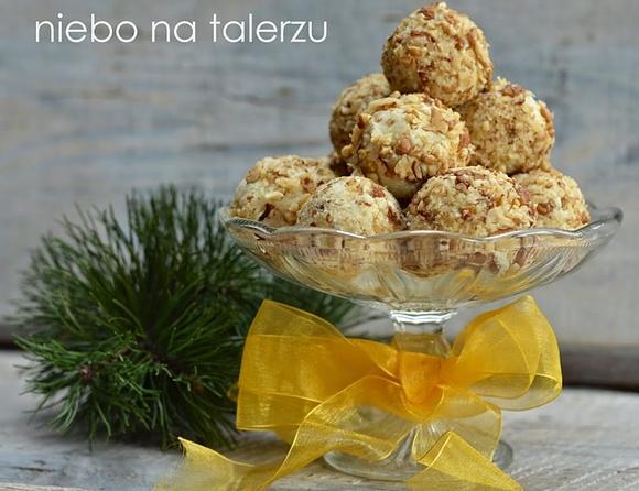 Ciastka z kaszy jaglanej, piernikowo-sernikowe kule bez pieczenia