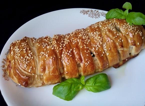 Filet ze szpinakiem w cieście francuskim