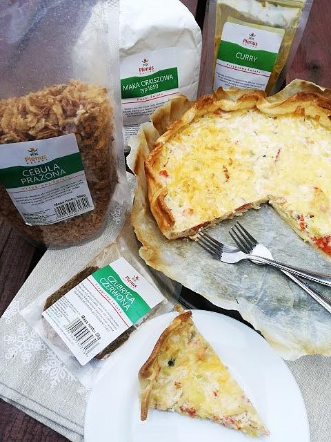 Orkiszowa tarta z łososiem i porem