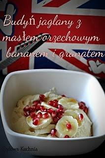 Budyń jaglany z masłem orzechowym, bananem i granatem