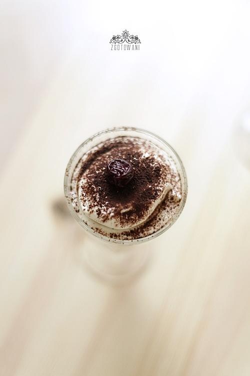 Deser tiramisu z wiśnią