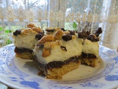 Ciasto fuga - kruchy przekładaniec z bezową pianką i powidłami śliwkowymi