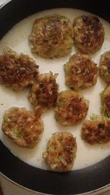 Kotleciki mielone z porem w sosie chrzanowym