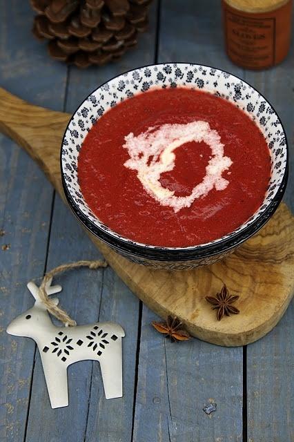 Aromatyczna zupa buraczkowa z imbirem i przyprawami