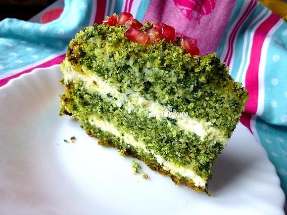 Tort szpinakowy z leśnym motywem dla dzieci