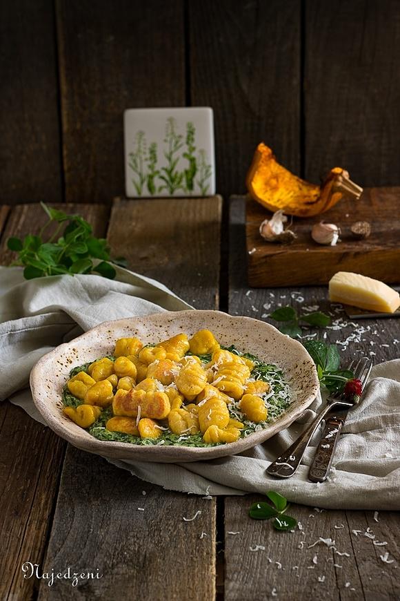 Gnocchi dyniowe z sosem szpinakowym