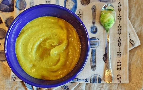 Zupa krem z brukselką, curry i soczewicą