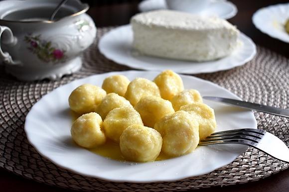 Kuleczki serowe z kaszą manną na słodko