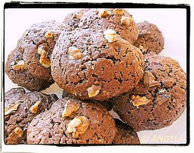 Czekoladowe ciastka z orzechami - biscotti al cioccolato e noci