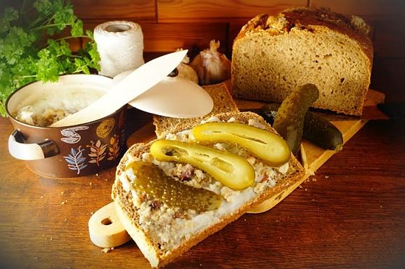 Smalec ze skwarkami, cebulą i jabłkiem domowy przepis