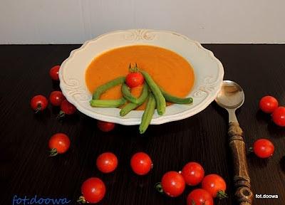 Zupa dyniowo-pomidorowa z fasolką szparagową