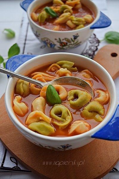 Zupa pomidorowa z tortellini