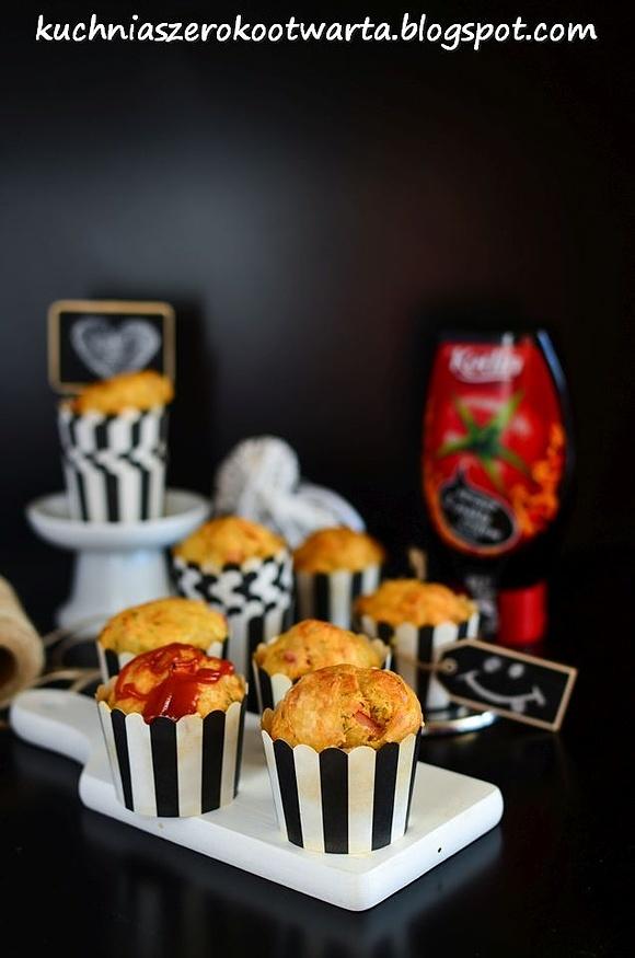 Wytrawne pikantne muffinki z szynką i serem
