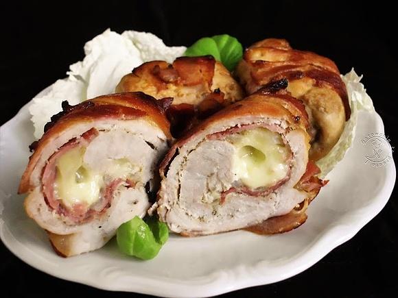 Roladki schabowe z kindziukiem, mozzarellą i boczkiem pieczone w piekarniku