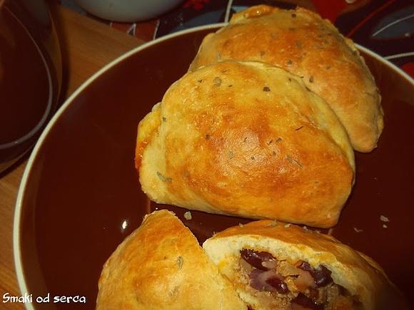 Drożdżowe pierogi po meksykańsku