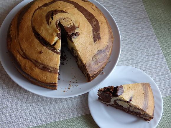 Ciasto zebra – puszyste i wilgotne ciasto kakaowo-waniliowe