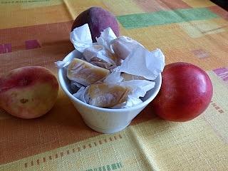 Krówki kajmakowe - domowy wyrobu słodkich cukierków