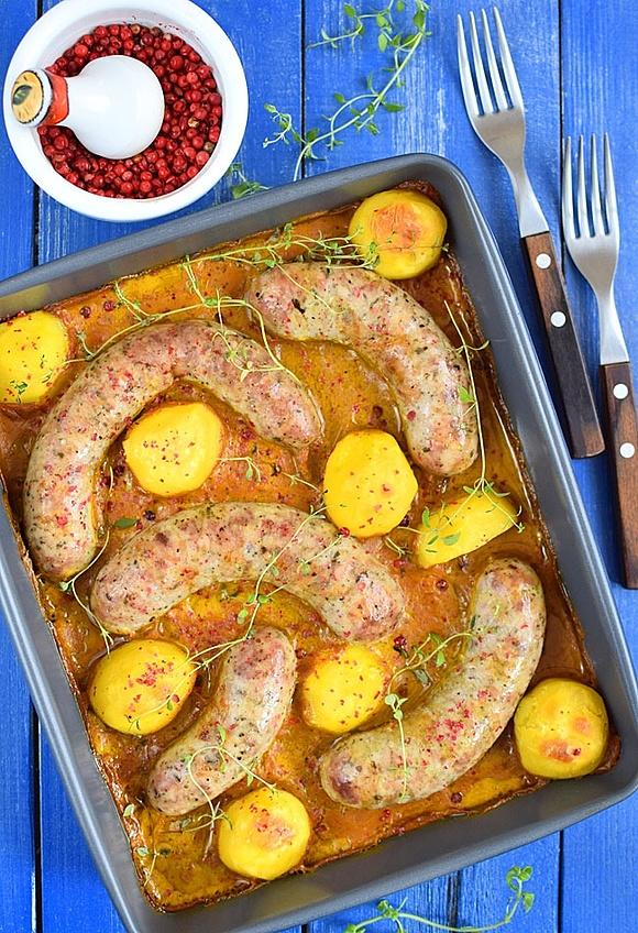 Pieczona biała kiełbasa w sosie curry z ziemniakami