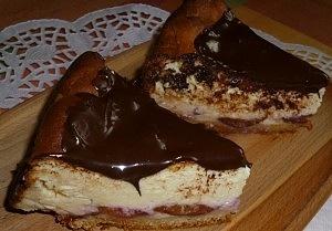Sernik ze śliwkami