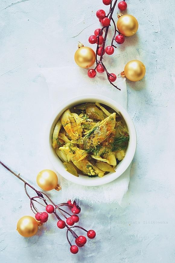 Śledzie z ogórkiem w zalewie curry