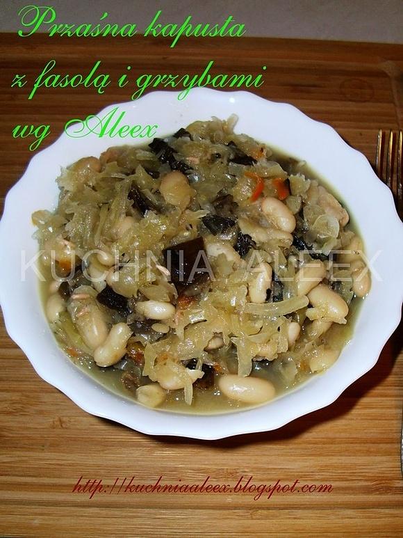 Przaśna kapusta z fasolą i grzybami