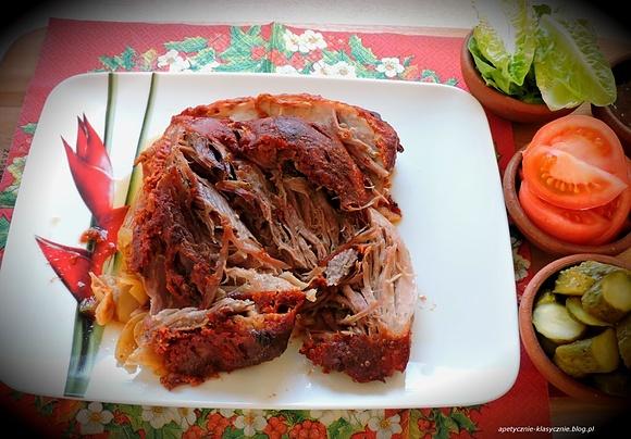 Wolno pieczona wieprzowina pulled pork