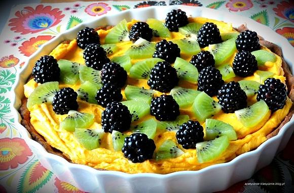 Tarta z kremem dyniowym i jeżynami