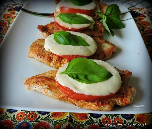 Sznycle zapiekane z pomidorem i mozzarellą