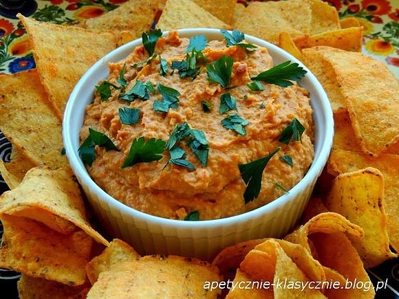 Hummus z ajwarem