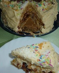 Tort Jadzia - lekki i wilgotny miodowy tort na bazie placka