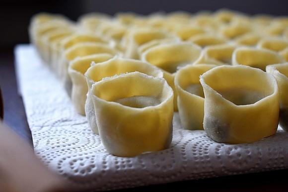 Wigilijne uszka z pieczarkami i oregano - przepis wegański